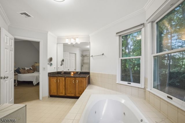 30 Carriage House Rd, Sparta Twp., NJ 07871