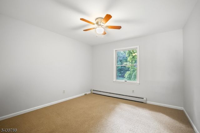 30 Carriage House Rd, Sparta Twp., NJ 07871