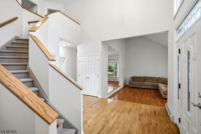 30 Carriage House Rd, Sparta Twp., NJ 07871
