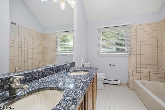 30 Carriage House Rd, Sparta Twp., NJ 07871