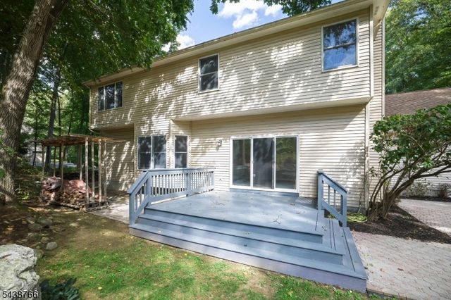 30 Carriage House Rd, Sparta Twp., NJ 07871