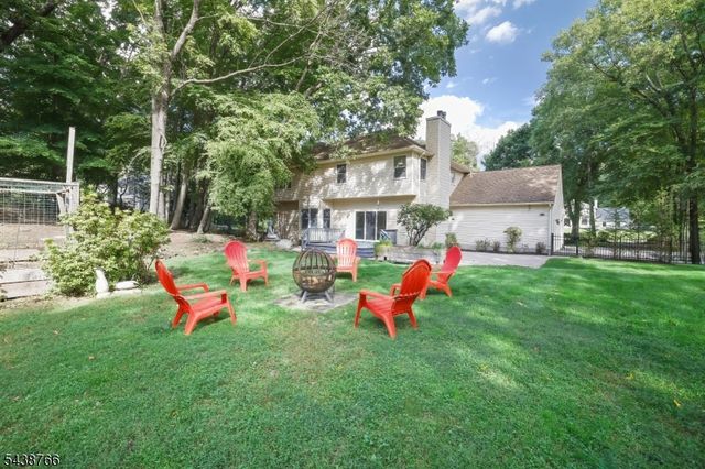 30 Carriage House Rd, Sparta Twp., NJ 07871