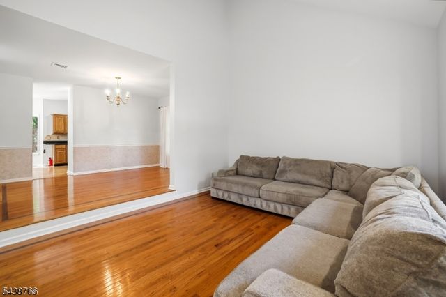30 Carriage House Rd, Sparta Twp., NJ 07871