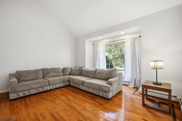 30 Carriage House Rd, Sparta Twp., NJ 07871