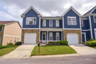 6616 Splashwater Drive, Flowery Branch, GA 30542