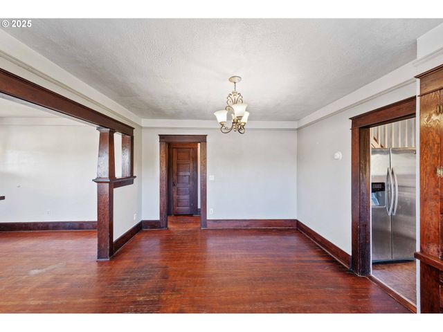 543 S 12TH St, Coos Bay, OR 97420