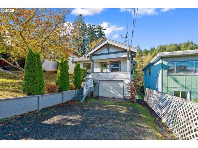 543 S 12TH St, Coos Bay, OR 97420