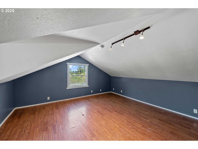 543 S 12TH St, Coos Bay, OR 97420