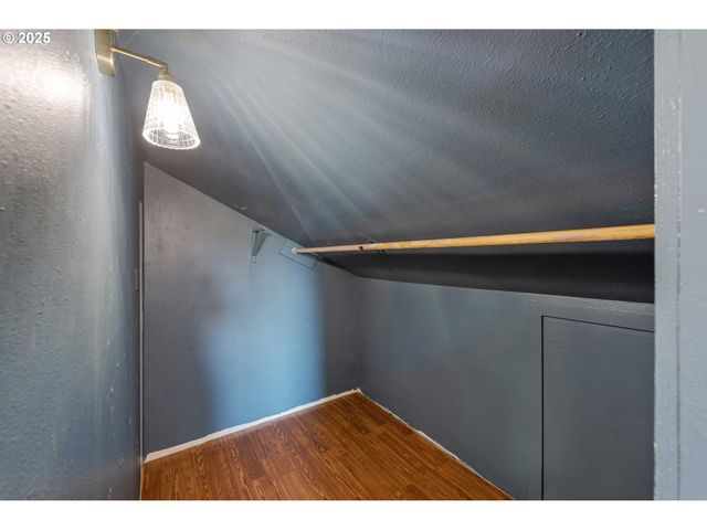 543 S 12TH St, Coos Bay, OR 97420