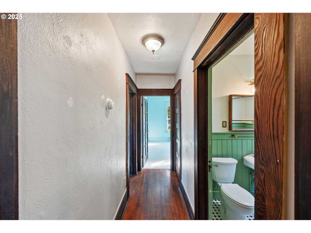 543 S 12TH St, Coos Bay, OR 97420