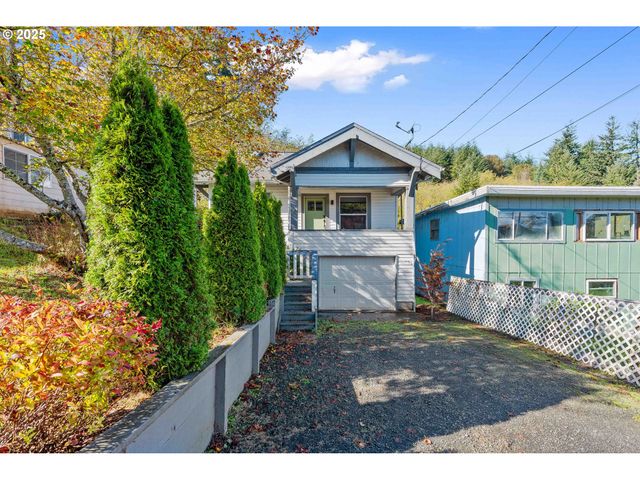 543 S 12TH St, Coos Bay, OR 97420