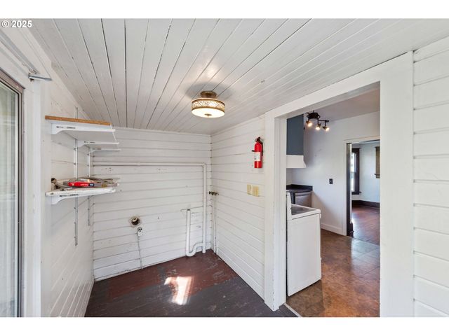 543 S 12TH St, Coos Bay, OR 97420