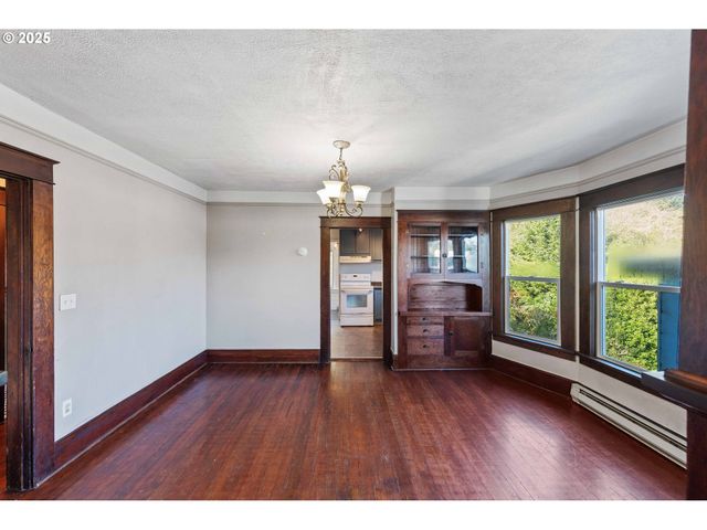 543 S 12TH St, Coos Bay, OR 97420