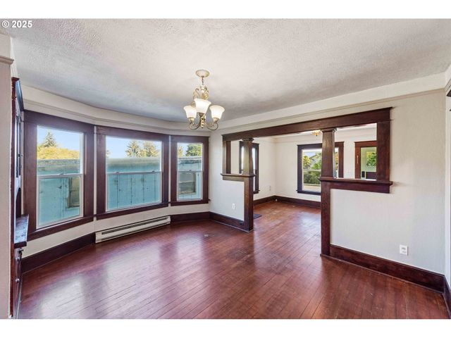 543 S 12TH St, Coos Bay, OR 97420