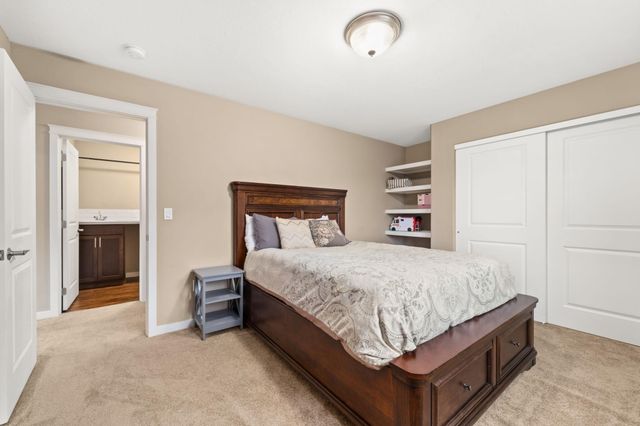 110 E Sapphire Ln, Spokane, WA 99208