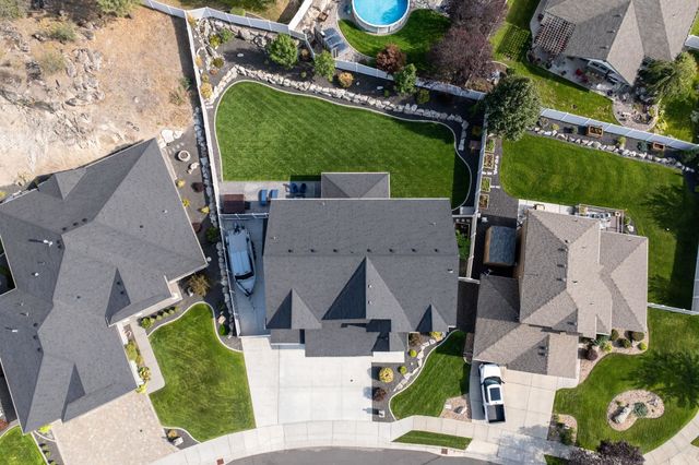 110 E Sapphire Ln, Spokane, WA 99208