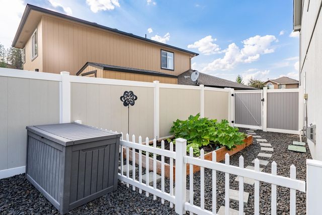 110 E Sapphire Ln, Spokane, WA 99208