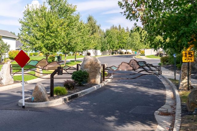 110 E Sapphire Ln, Spokane, WA 99208