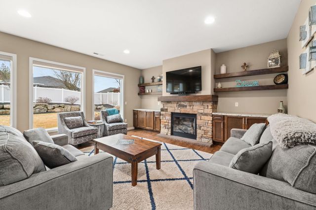 110 E Sapphire Ln, Spokane, WA 99208