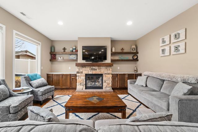 110 E Sapphire Ln, Spokane, WA 99208