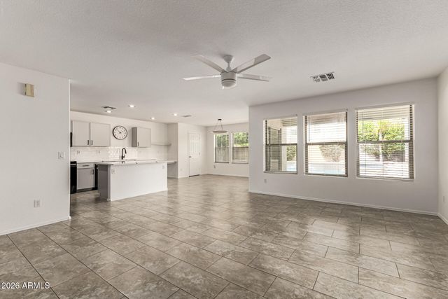 3216 W MOLLY Lane, Phoenix, AZ 85083