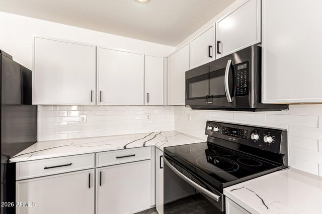 3216 W MOLLY Lane, Phoenix, AZ 85083