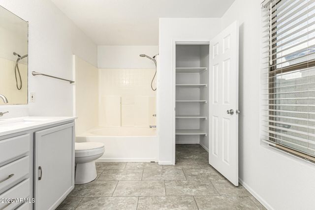 3216 W MOLLY Lane, Phoenix, AZ 85083