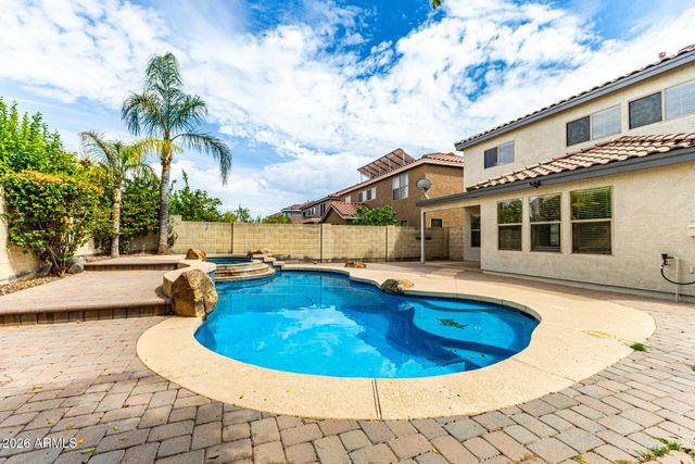 3216 W MOLLY Lane, Phoenix, AZ 85083