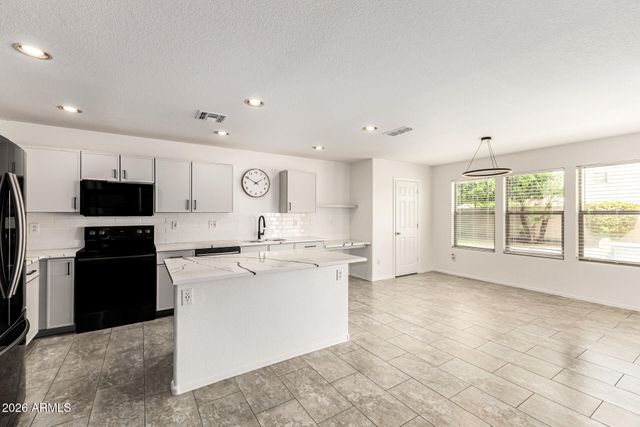 3216 W MOLLY Lane, Phoenix, AZ 85083