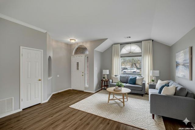 906 Visor Dr, San Antonio, TX 78258