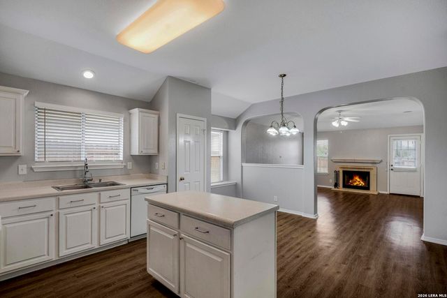 906 Visor Dr, San Antonio, TX 78258