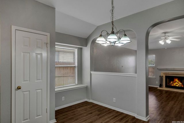 906 Visor Dr, San Antonio, TX 78258