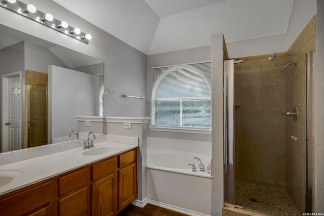 906 Visor Dr, San Antonio, TX 78258