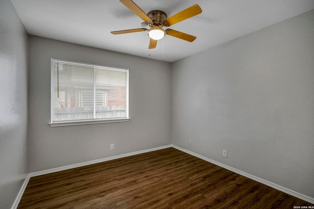 906 Visor Dr, San Antonio, TX 78258