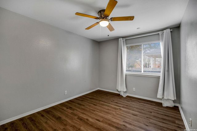 906 Visor Dr, San Antonio, TX 78258