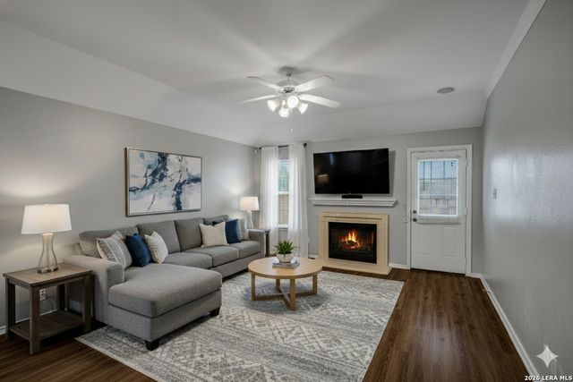 906 Visor Dr, San Antonio, TX 78258