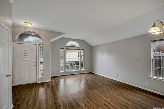 906 Visor Dr, San Antonio, TX 78258