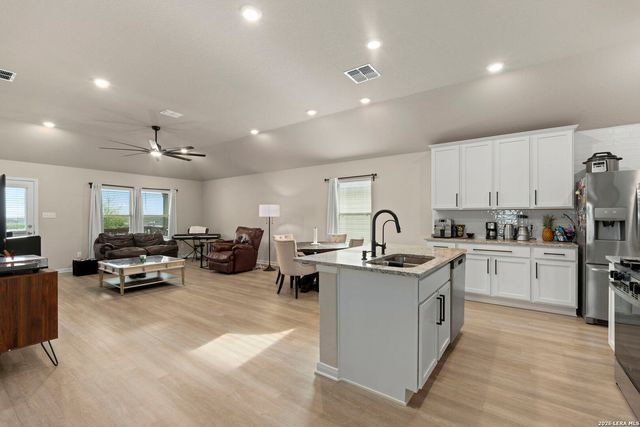 15468 Salmon Spg, San Antonio, TX 78253