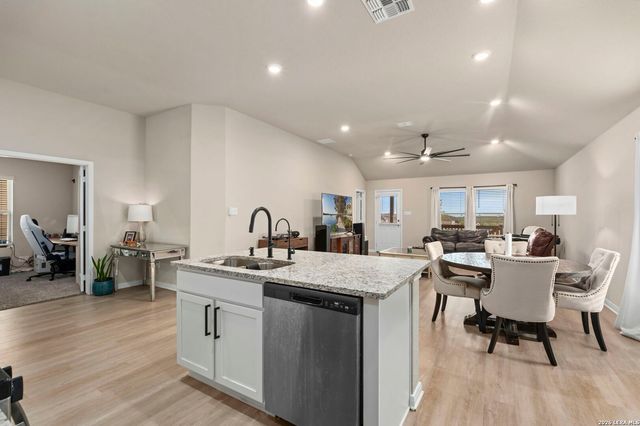 15468 Salmon Spg, San Antonio, TX 78253