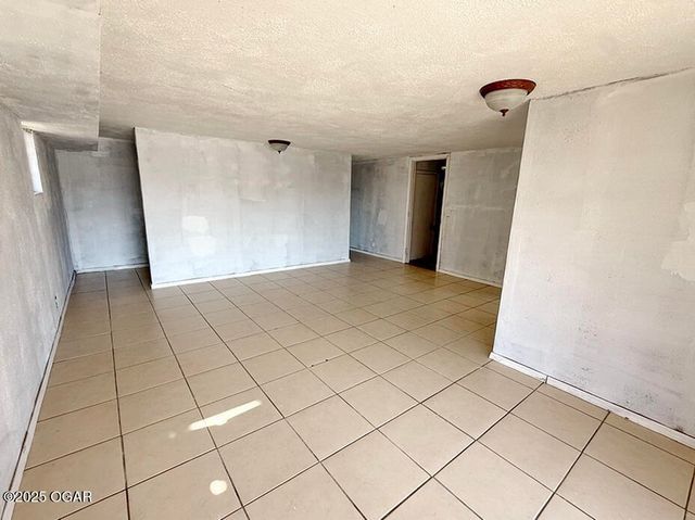 108 York Drive, Carl Junction, MO 64834