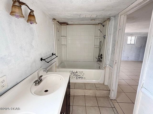 108 York Drive, Carl Junction, MO 64834