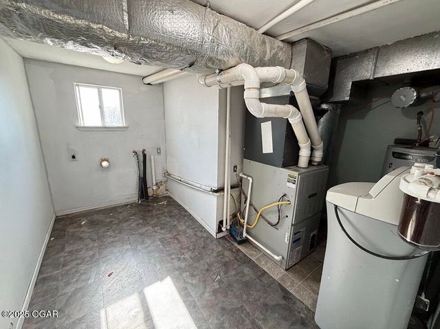 108 York Drive, Carl Junction, MO 64834