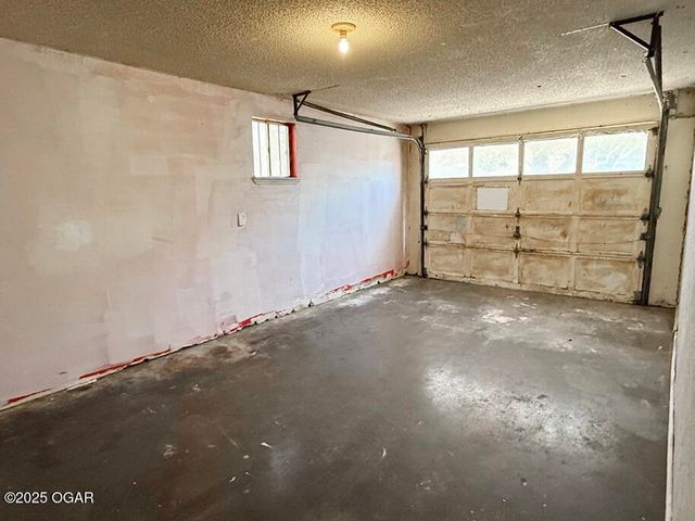 108 York Drive, Carl Junction, MO 64834