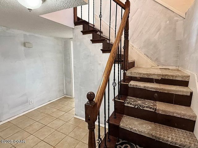 108 York Drive, Carl Junction, MO 64834