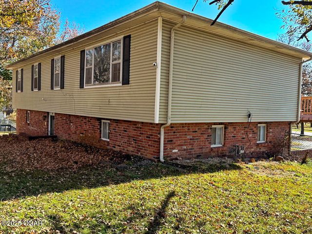 108 York Drive, Carl Junction, MO 64834