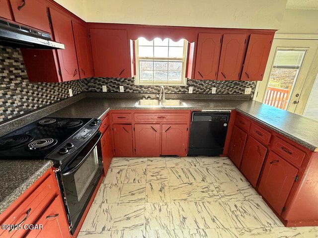 108 York Drive, Carl Junction, MO 64834