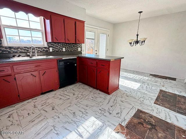 108 York Drive, Carl Junction, MO 64834