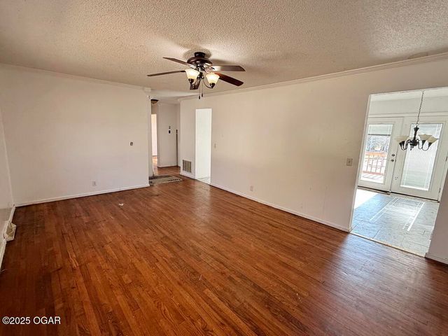 108 York Drive, Carl Junction, MO 64834