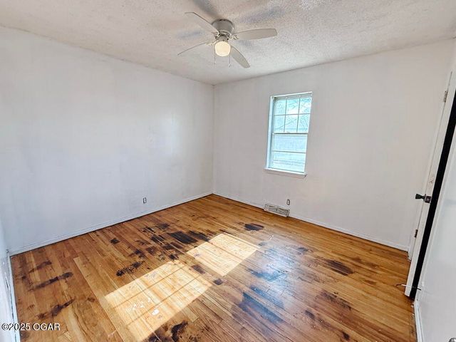 108 York Drive, Carl Junction, MO 64834