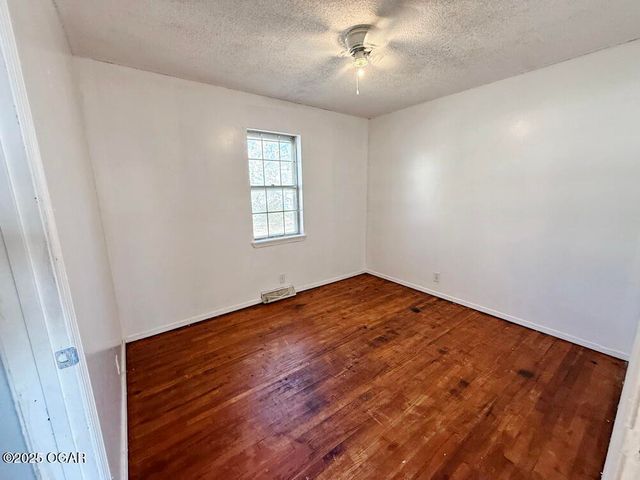 108 York Drive, Carl Junction, MO 64834